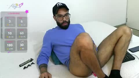 Hunter man online show from April 17, 11:07 pm