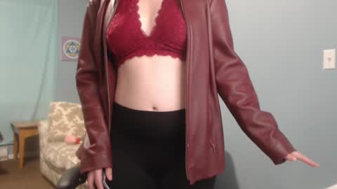 Snapshot of treejeanne chatting on February 14, 12:09 am TreeJeanne online show from February 14, 12:09 am