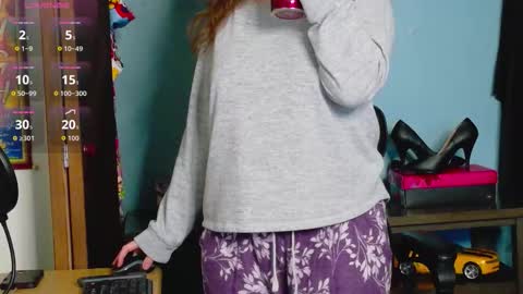 TreeJeanne online show from November 10, 2:03 am