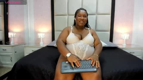 Treisy Vixen big ass online show from June 6, 7:03 am