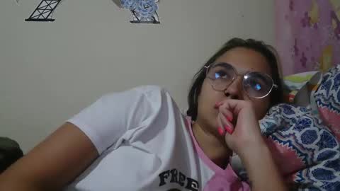 triana_bell online show from April 19, 12:11 am