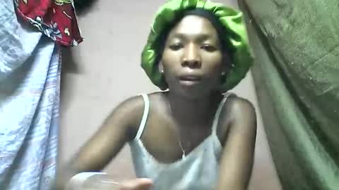 tricia9794 online show from April 15, 7:58 pm