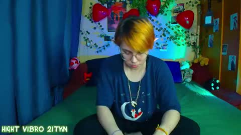 trickykitsune online show from March 5, 3:54 pm