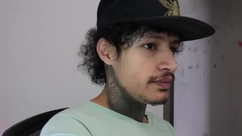 - trieone online show from February 18, 3:23 pm