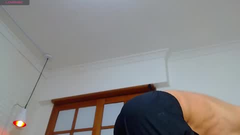 triibilin online show from December 5, 9:34 pm