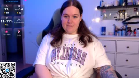 Tina online show from December 2, 3:31 pm