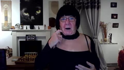 trinity1011 online show from November 10, 6:05 am