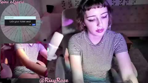 RixyRose online show from August 4, 10:44 am