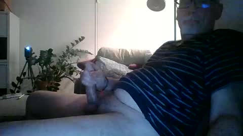 trukturk online show from April 8, 8:34 pm