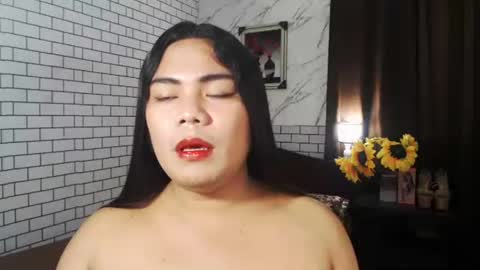 Snapshot of tsbrianabankhugecock chatting on October 3, 2:10 am brianna online show from October 3, 2:10 am