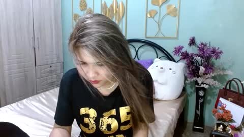 SHENA  online show from March 1, 7:04 pm