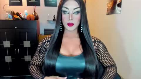 Nicoleeee online show from July 6, 5:15 am
