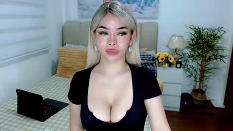 Graciella online show from November 9, 5:22 am