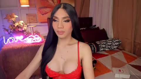 Queen Selena online show from January 4, 4:01 am