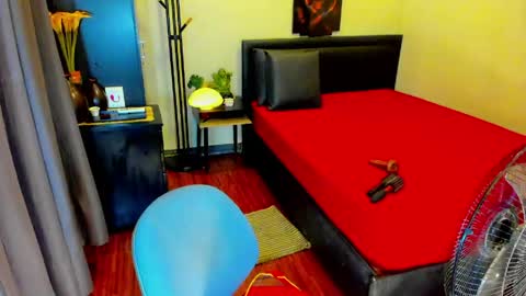 Kylee-  will make your  day  online show from June 8, 1:39 am