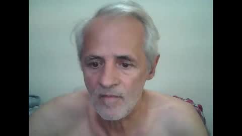 Snapshot of tuamigo8a chatting on October 17, 8:02 pm Siveomeves online show from October 17, 8:02 pm