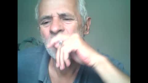 Snapshot of tuamigo8a chatting on September 28, 12:25 pm Siveomeves online show from September 28, 12:25 pm