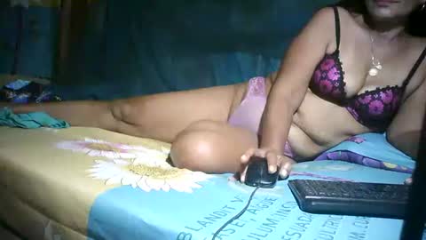 Mae online show from January 20, 11:32 pm