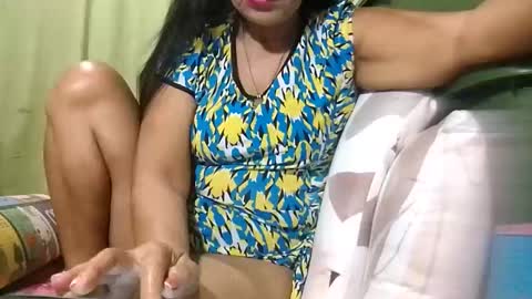 Mae online show from December 17, 9:43 pm