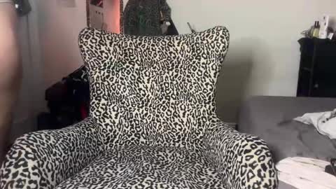 turntpixie online show from April 6, 4:46 am