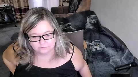 Lana online show from October 31, 6:03 am