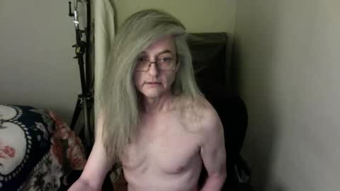 twigslet online show from February 11, 2:37 am