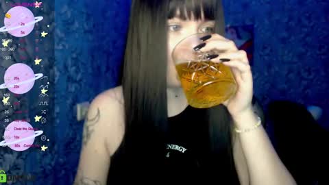 Stella online show from December 12, 4:43 pm