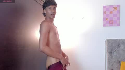 twinksboys_23 online show from April 23, 6:53 pm