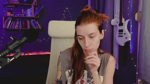 Snapshot of twistofmind chatting on December 4, 8:23 pm twistofmind online show from December 4, 8:23 pm