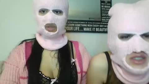 two girls one cam online show from March 9, 1:54 am