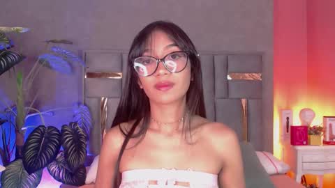 tyla_ks online show from October 27, 7:36 pm