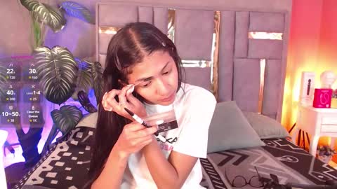 tyla_ks online show from September 20, 8:01 pm