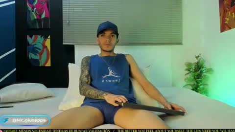 tylergiuseppe_ online show from September 15, 1:12 pm