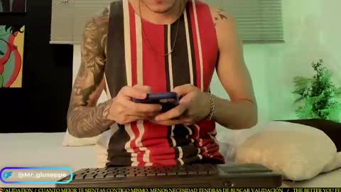 tylergiuseppe_ online show from September 14, 12:24 am