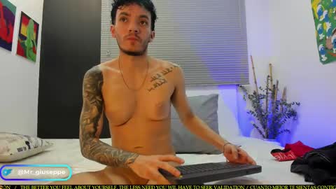 tylergiuseppe_ online show from February 13, 11:47 pm