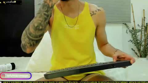 tylergiuseppe_ online show from February 25, 10:53 pm