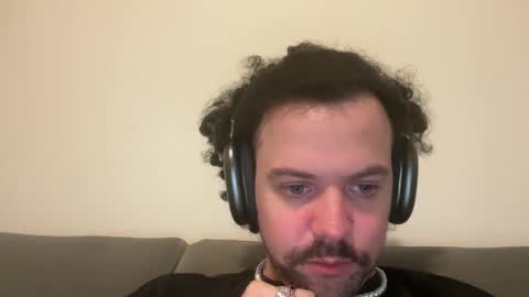 Tyleruzi online show from December 11, 10:27 pm