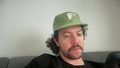 Tyleruzi online show from February 5, 9:07 pm