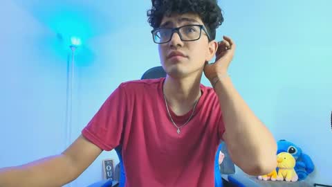 Snapshot of tylerwhiite_ chatting on October 24, 4:24 am online show from October 24, 4:24 am