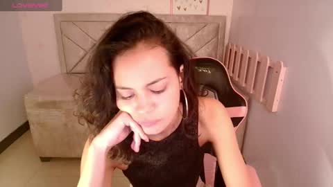 TYNA  online show from February 25, 8:11 pm