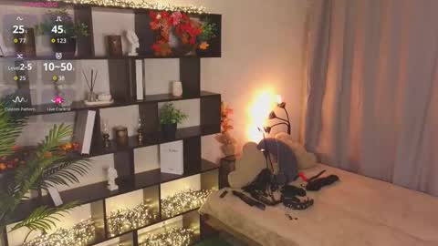 Kaley online show from November 10, 4:10 pm