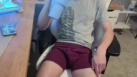 Love Lain online show from May 9, 1:44 am
