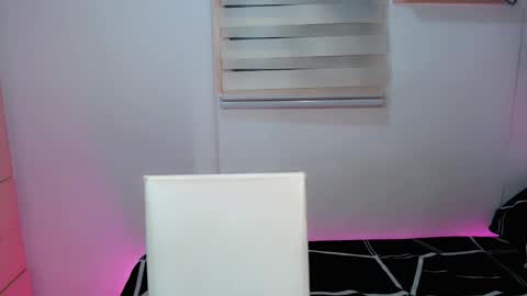 urbbgirl alliah online show from March 10, 8:40 am