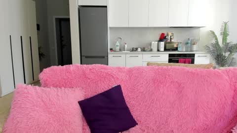 uma_like online show from April 8, 8:39 am