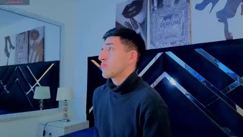 un_sluttyy online show from May 19, 11:50 am