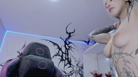 Elle Danielle  online show from February 1, 6:21 am