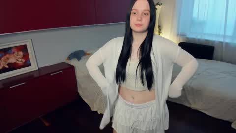 Lyna online show from March 4, 1:52 pm