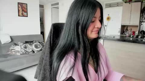 Franchesca  online show from April 13, 8:35 pm