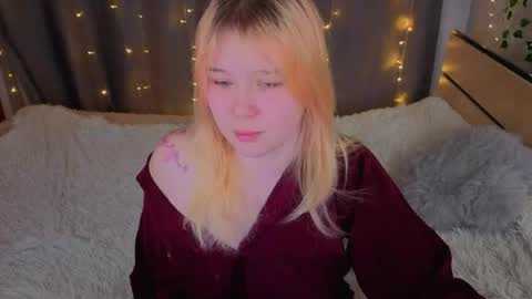 unburntkatniss online show from April 16, 3:23 pm