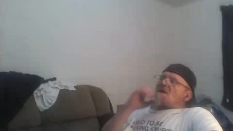 unclemuff online show from December 23, 3:02 am